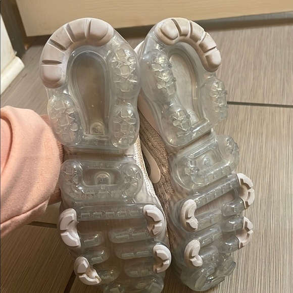 Nike Women's Gray Running Shoes - Picture 3 of 7